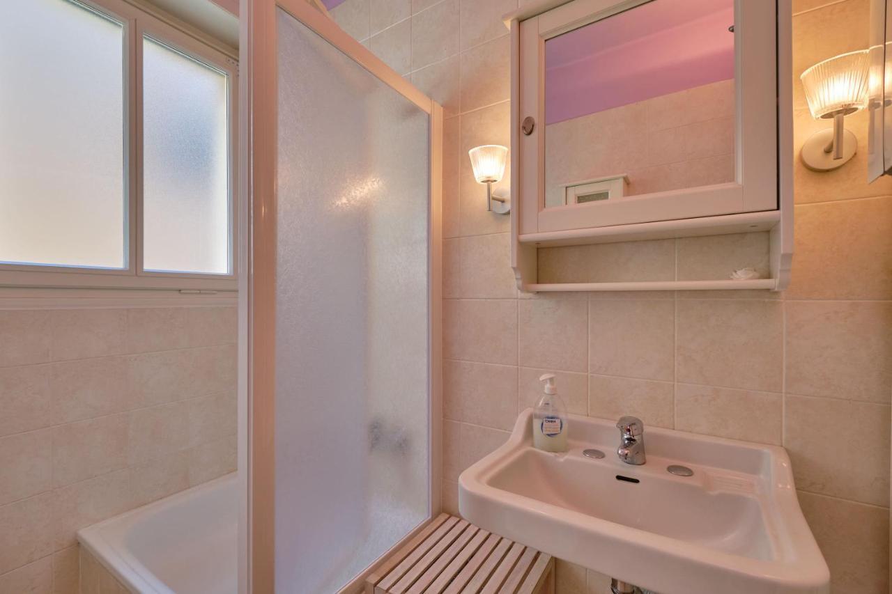Apartmentsgarda - Residenza Dei Navigatori Torri Del Benaco Exterior foto